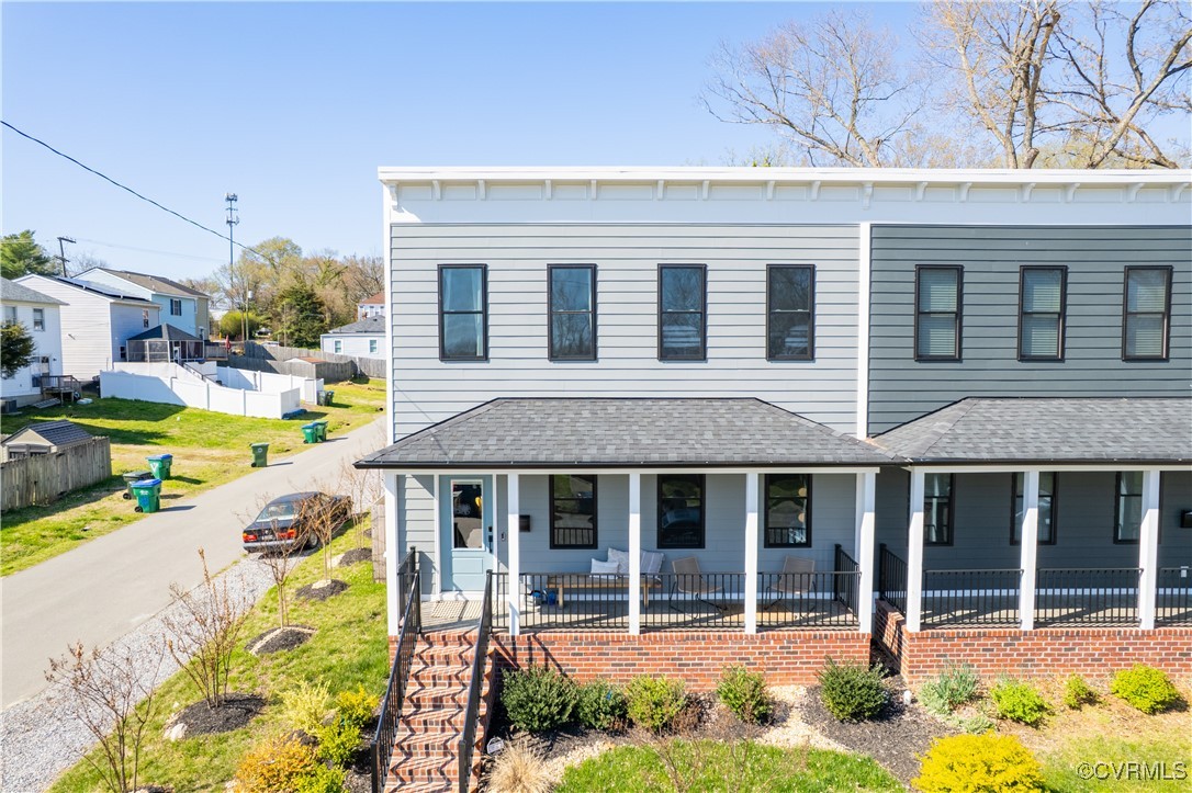 300 W 25th St