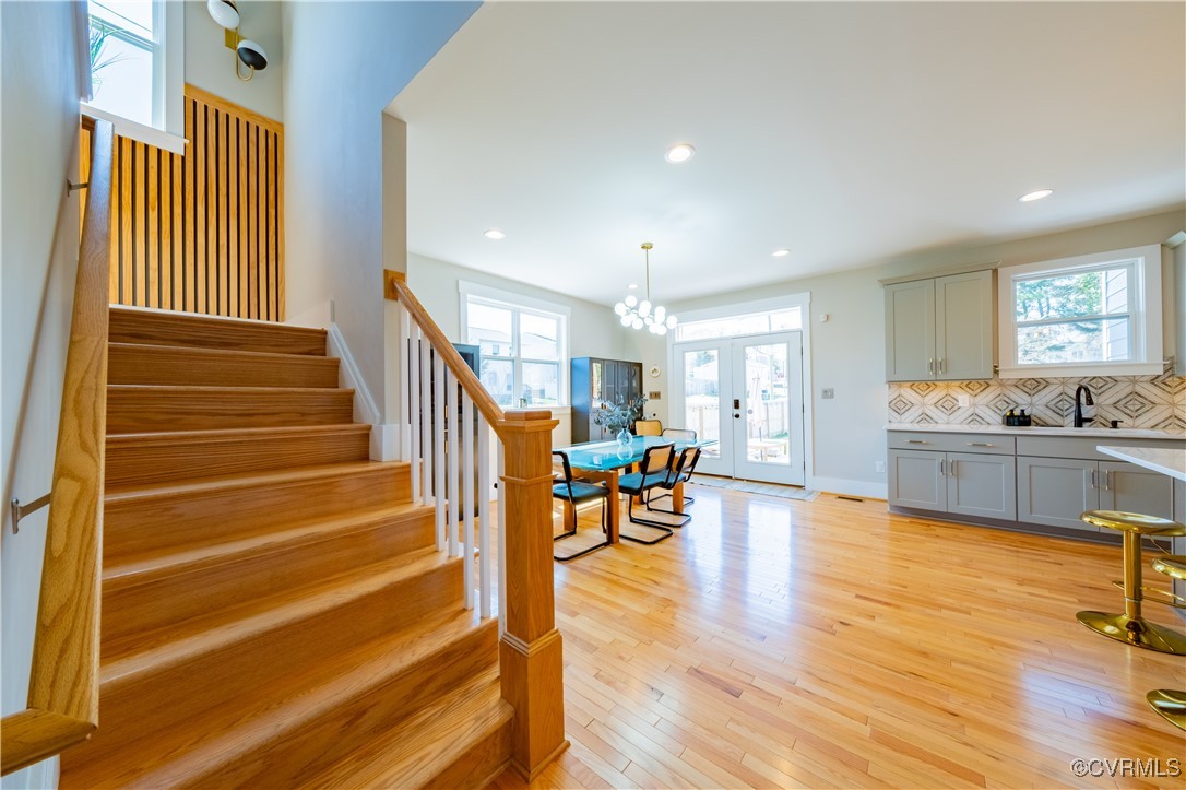 300 W 25th St