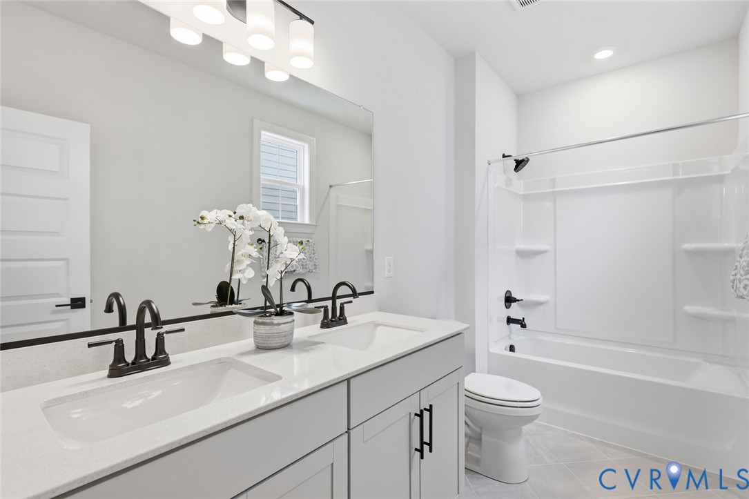 8473 Chimney Rock Dr