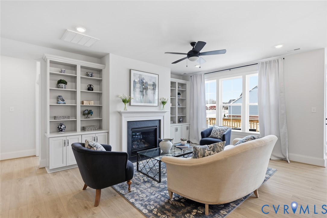 8473 Chimney Rock Dr