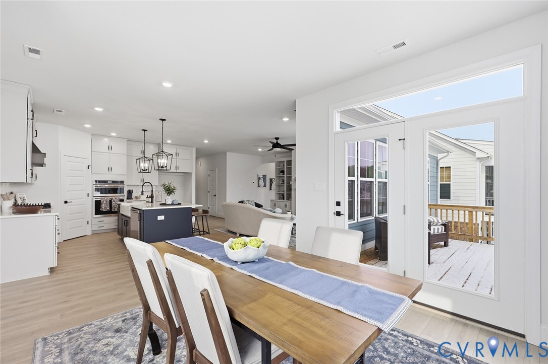 8473 Chimney Rock Dr