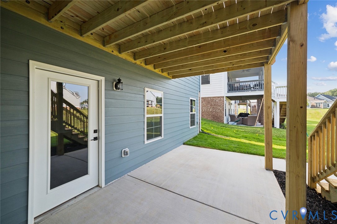 8473 Chimney Rock Dr