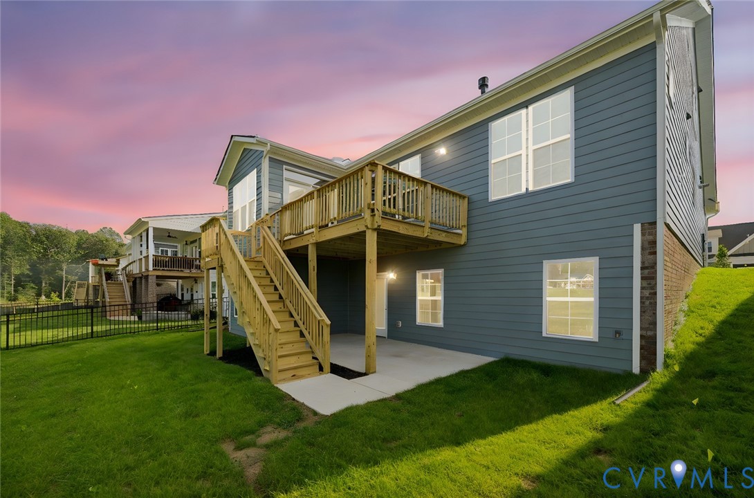 8473 Chimney Rock Dr