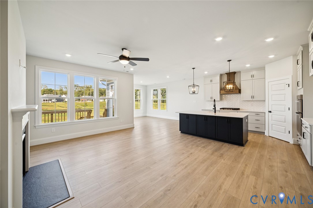 8473 Chimney Rock Dr