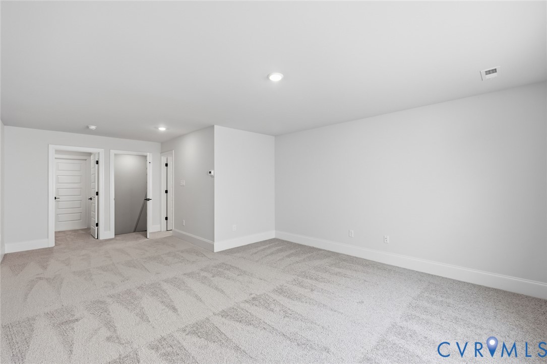 8473 Chimney Rock Dr