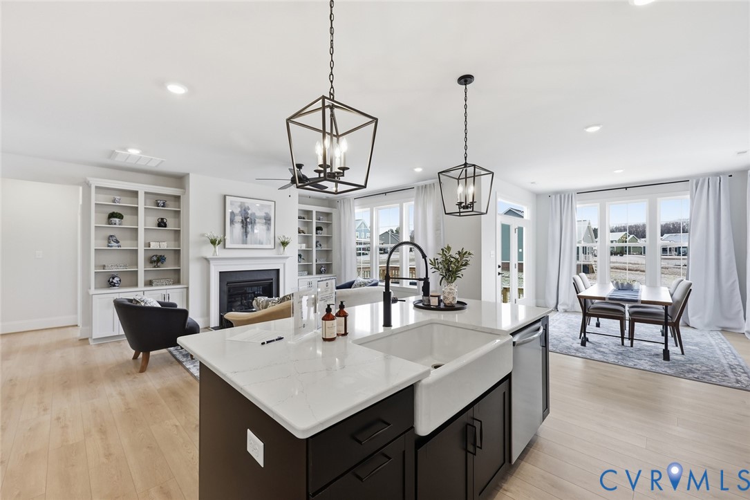 8473 Chimney Rock Dr