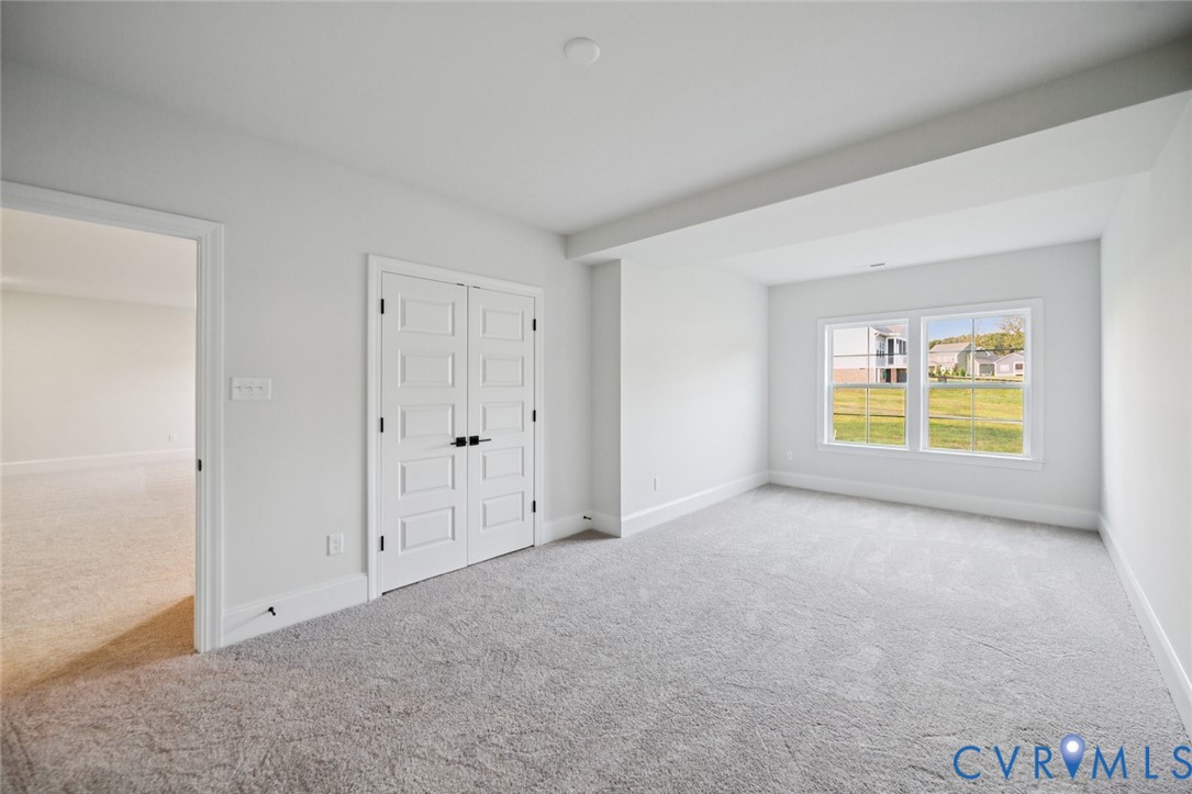 8473 Chimney Rock Dr