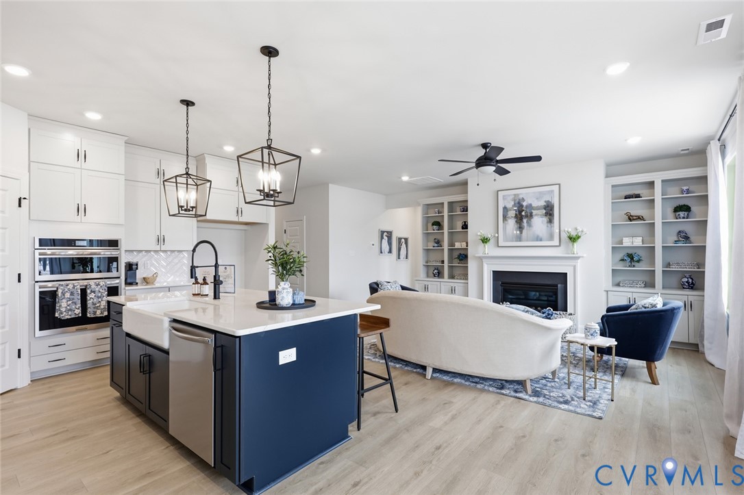 8473 Chimney Rock Dr