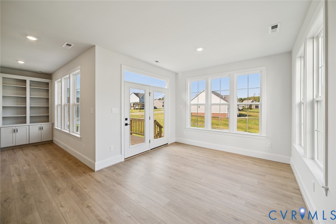 8473 Chimney Rock Dr