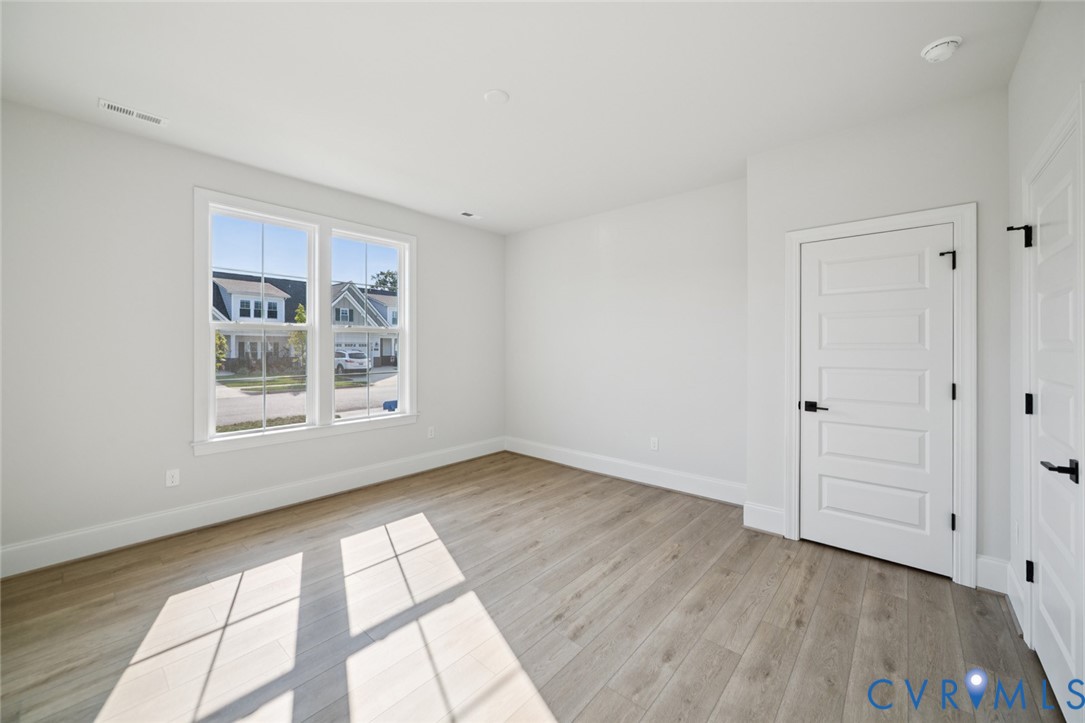 8473 Chimney Rock Dr