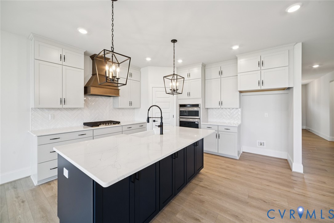 8473 Chimney Rock Dr