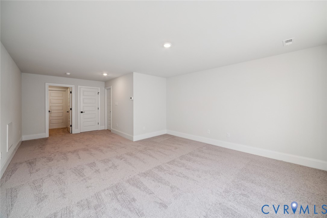 8473 Chimney Rock Dr