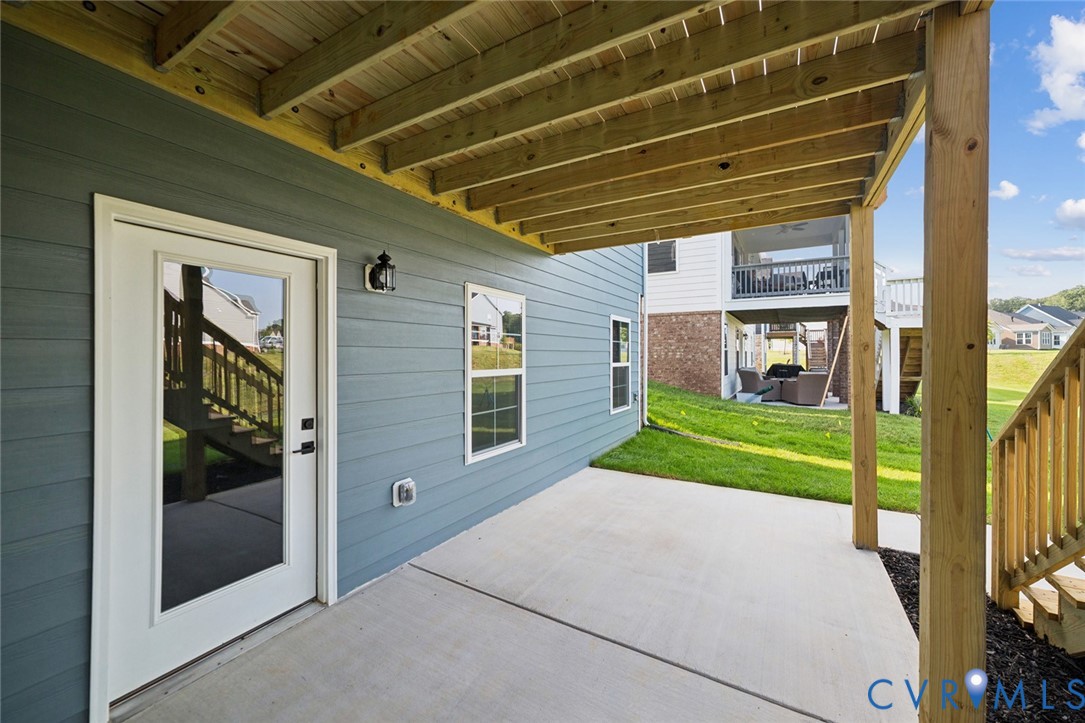 8473 Chimney Rock Dr