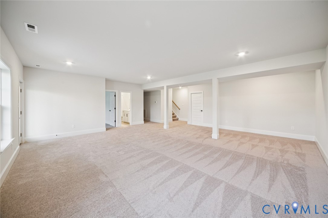 8473 Chimney Rock Dr