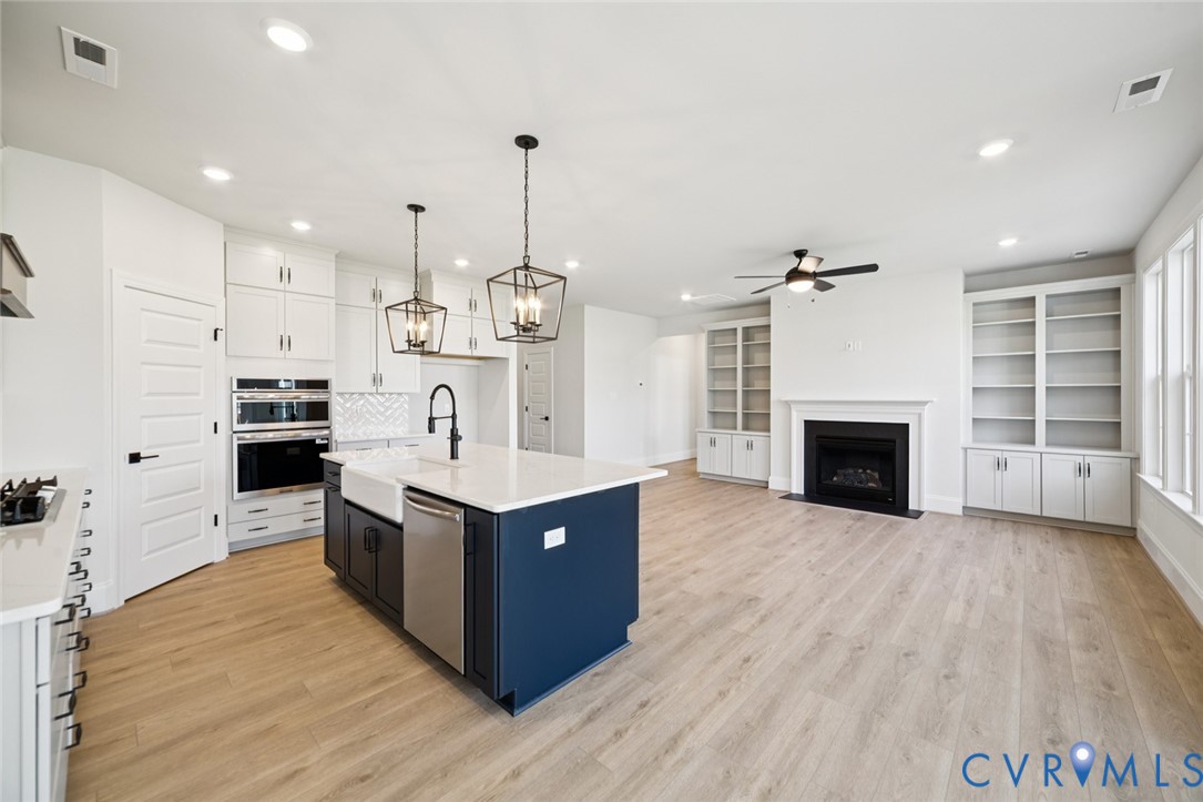 8473 Chimney Rock Dr