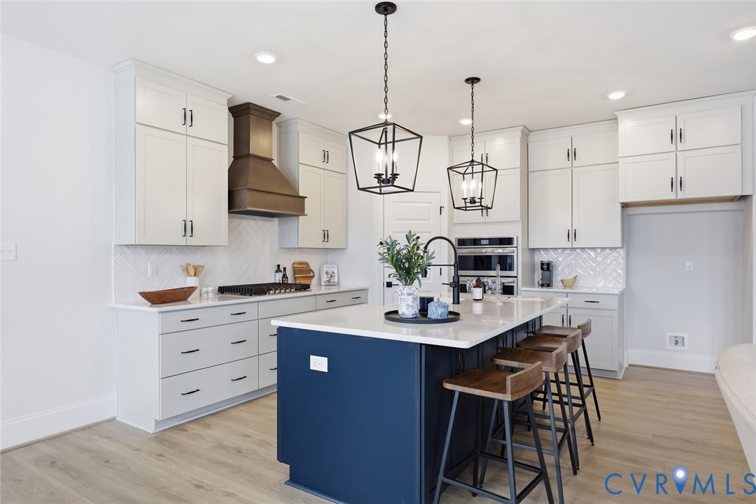 8473 Chimney Rock Dr