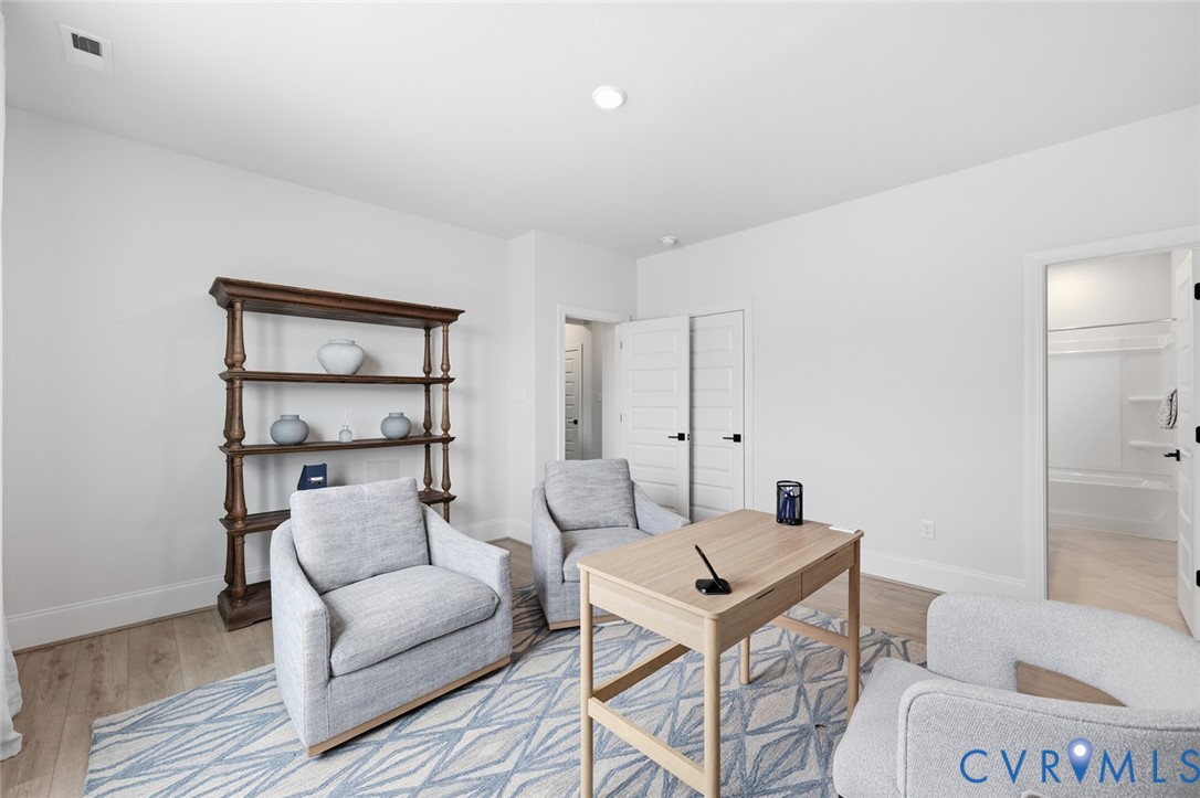 8473 Chimney Rock Dr