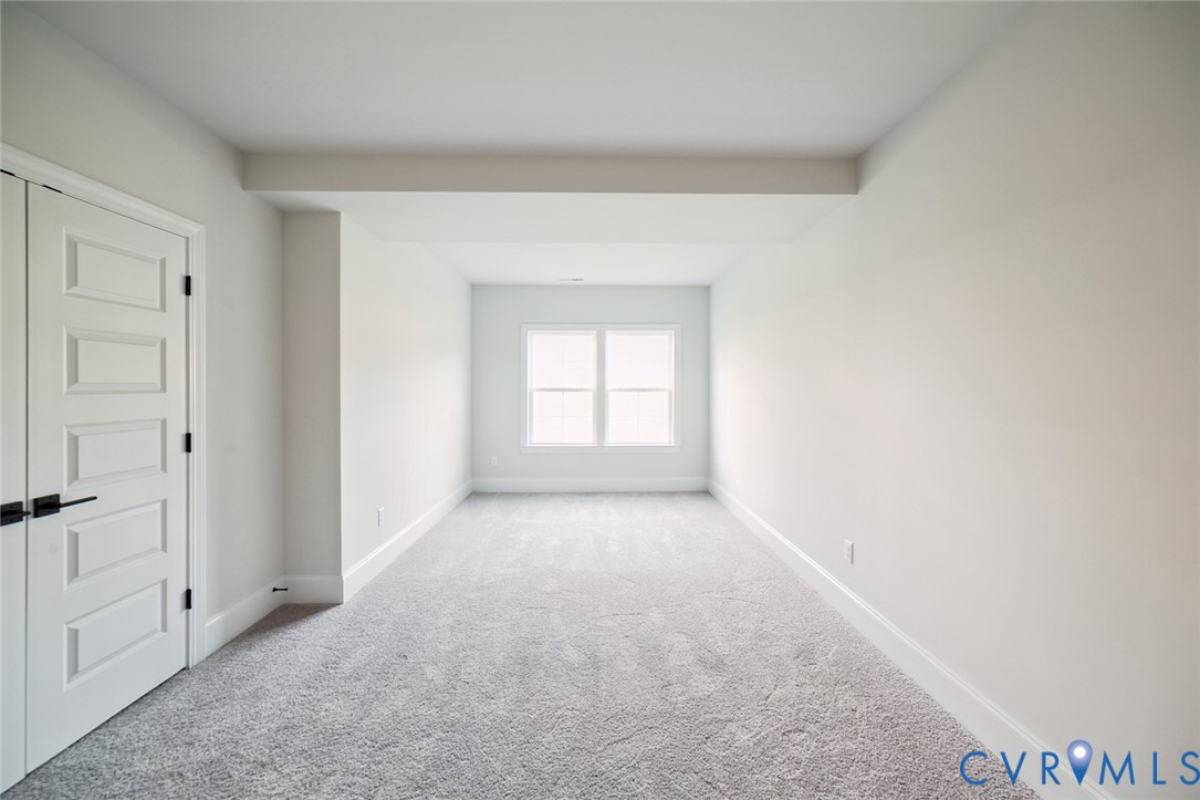 8473 Chimney Rock Dr