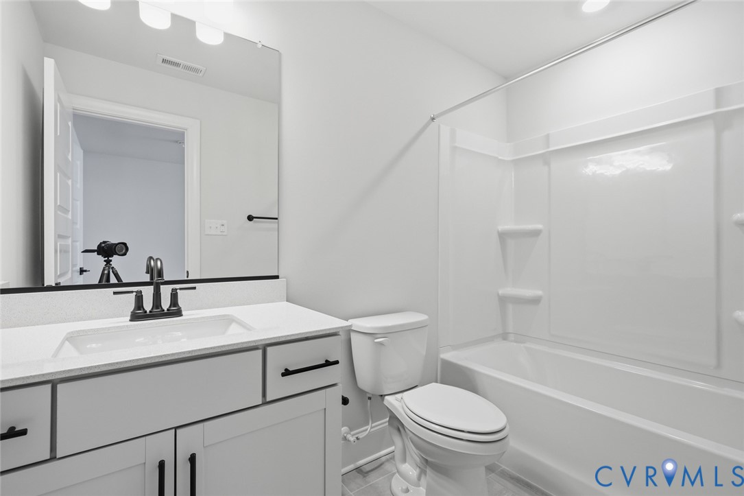 8473 Chimney Rock Dr