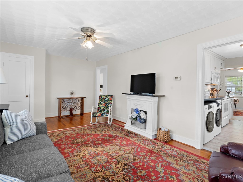 5317 Bloomingdale Ave