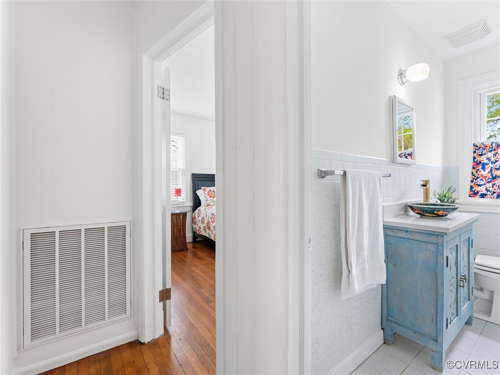 5317 Bloomingdale Ave