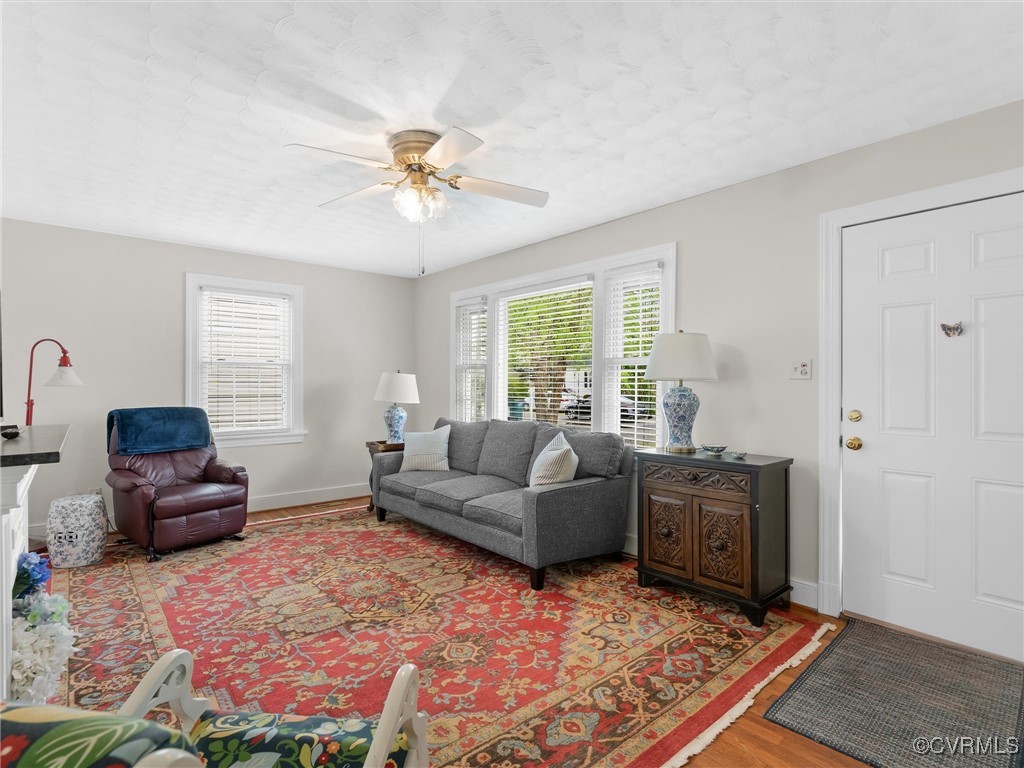 5317 Bloomingdale Ave