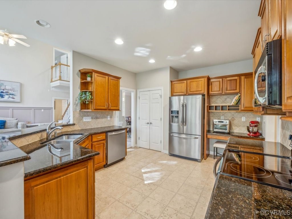 10607 Macandrew Ln