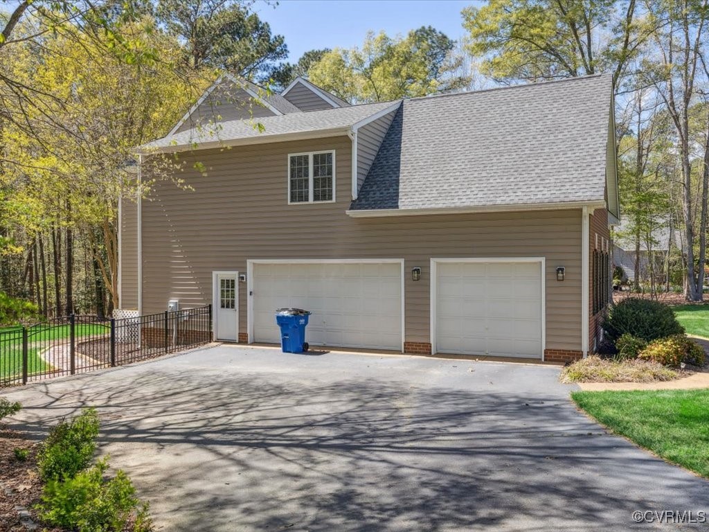 10607 Macandrew Ln