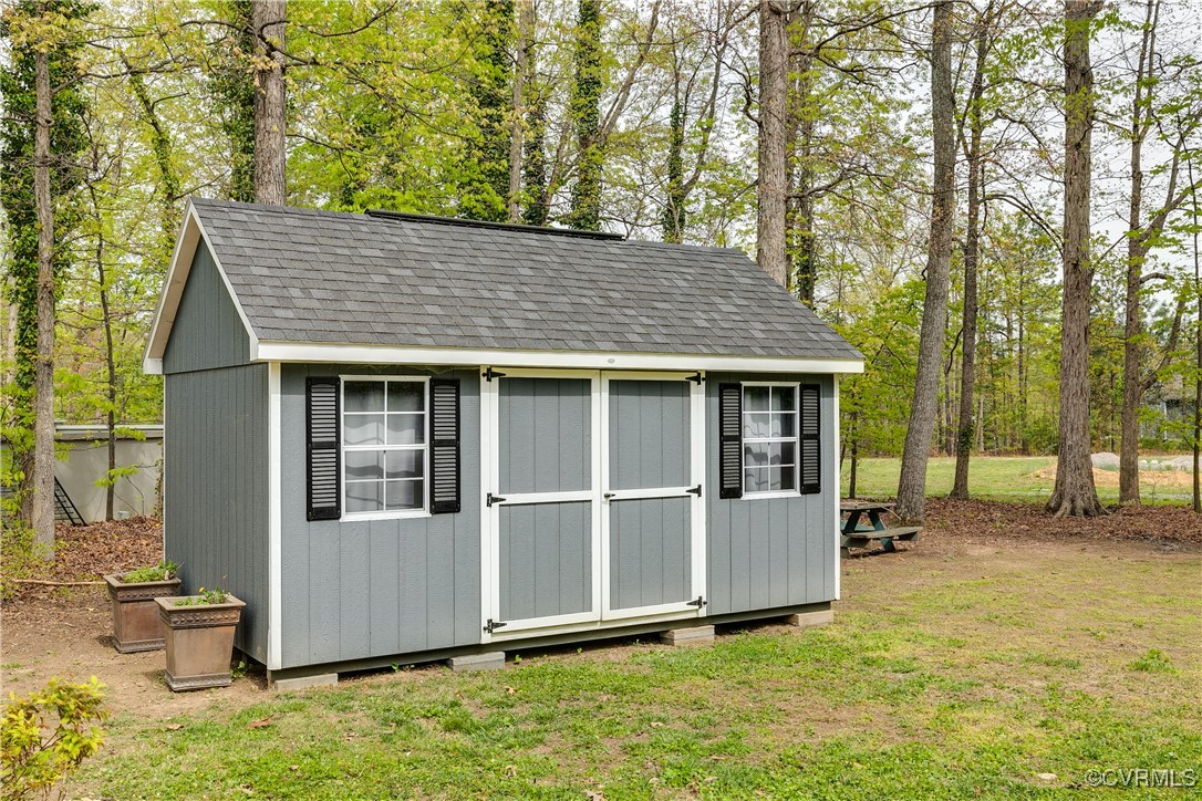 327 Huddersfield Dr