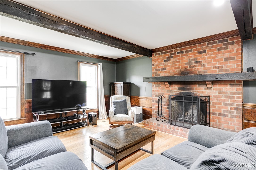 327 Huddersfield Dr