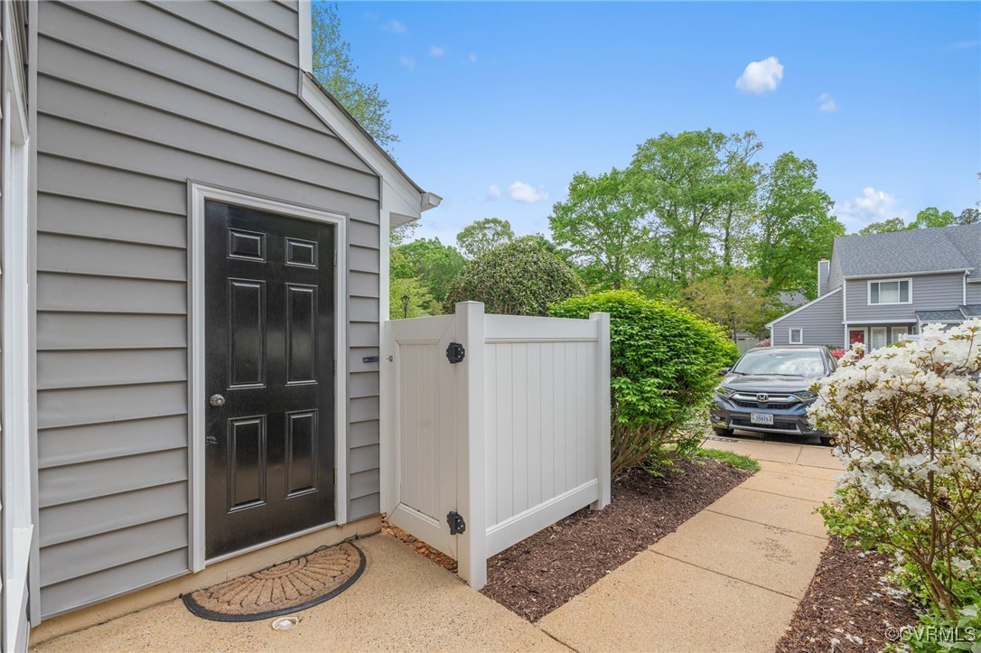 1433 Sycamore Mews Cir