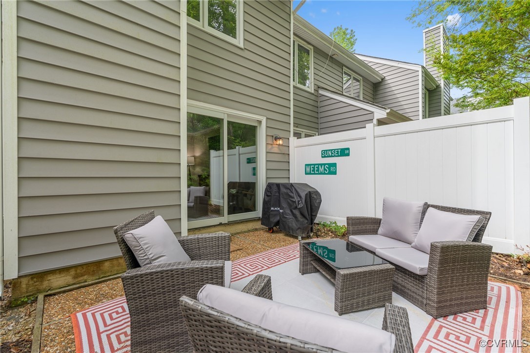 1433 Sycamore Mews Cir