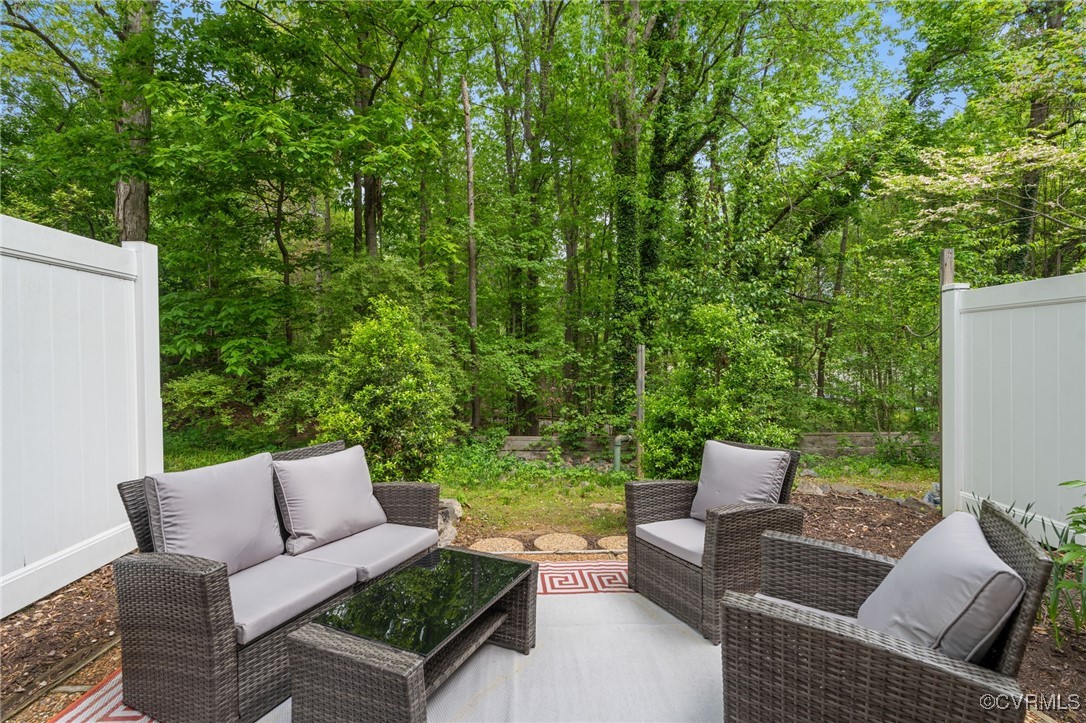 1433 Sycamore Mews Cir