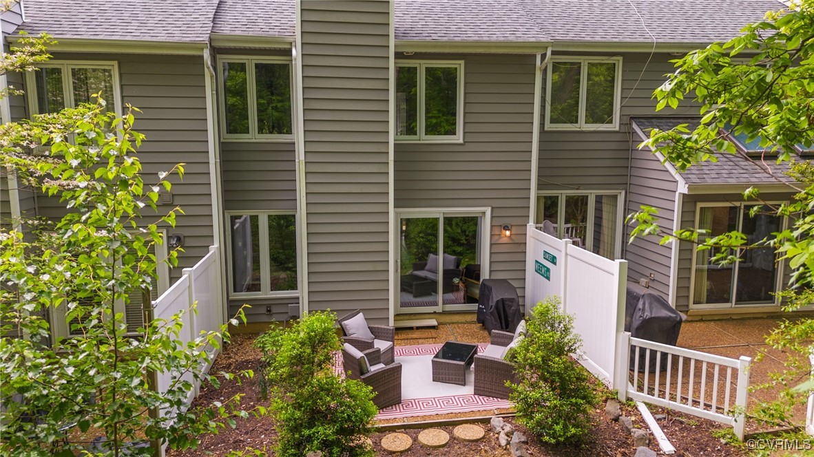 1433 Sycamore Mews Cir