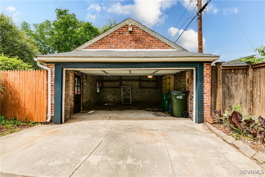 3401 Noble Ave