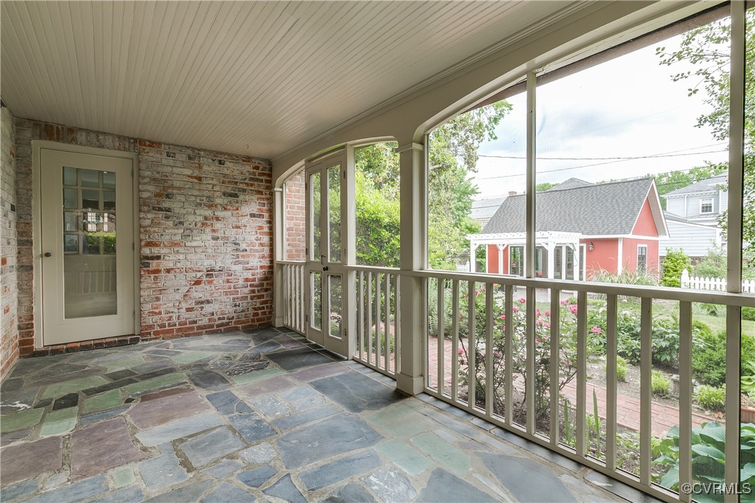 3401 Noble Ave