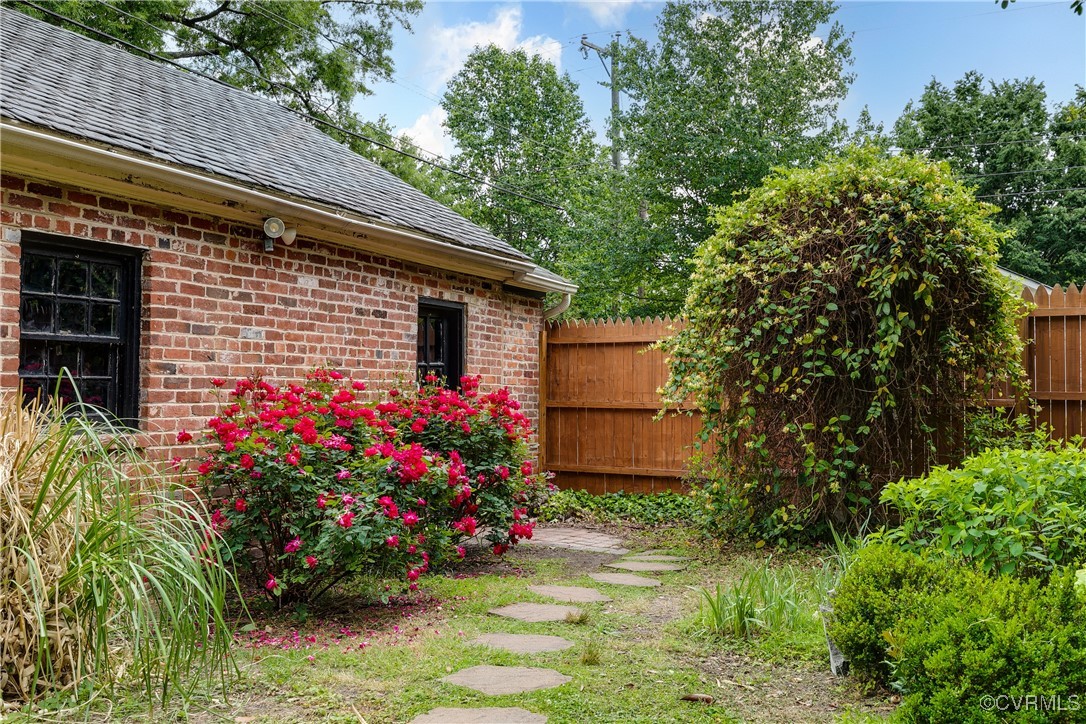 3401 Noble Ave