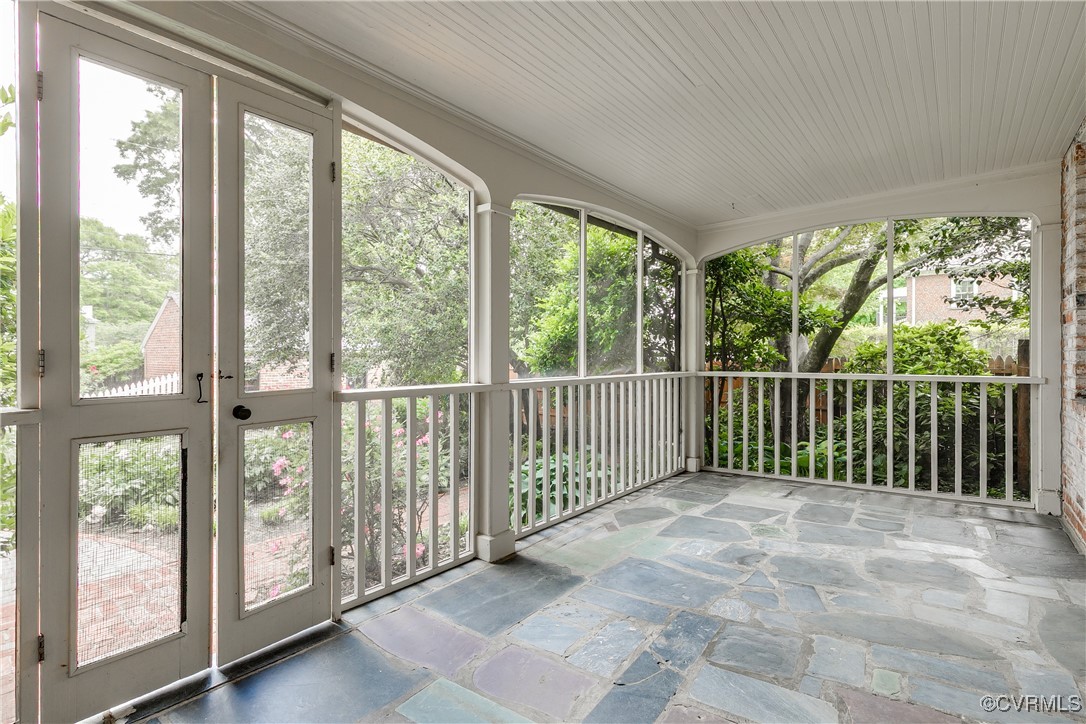 3401 Noble Ave