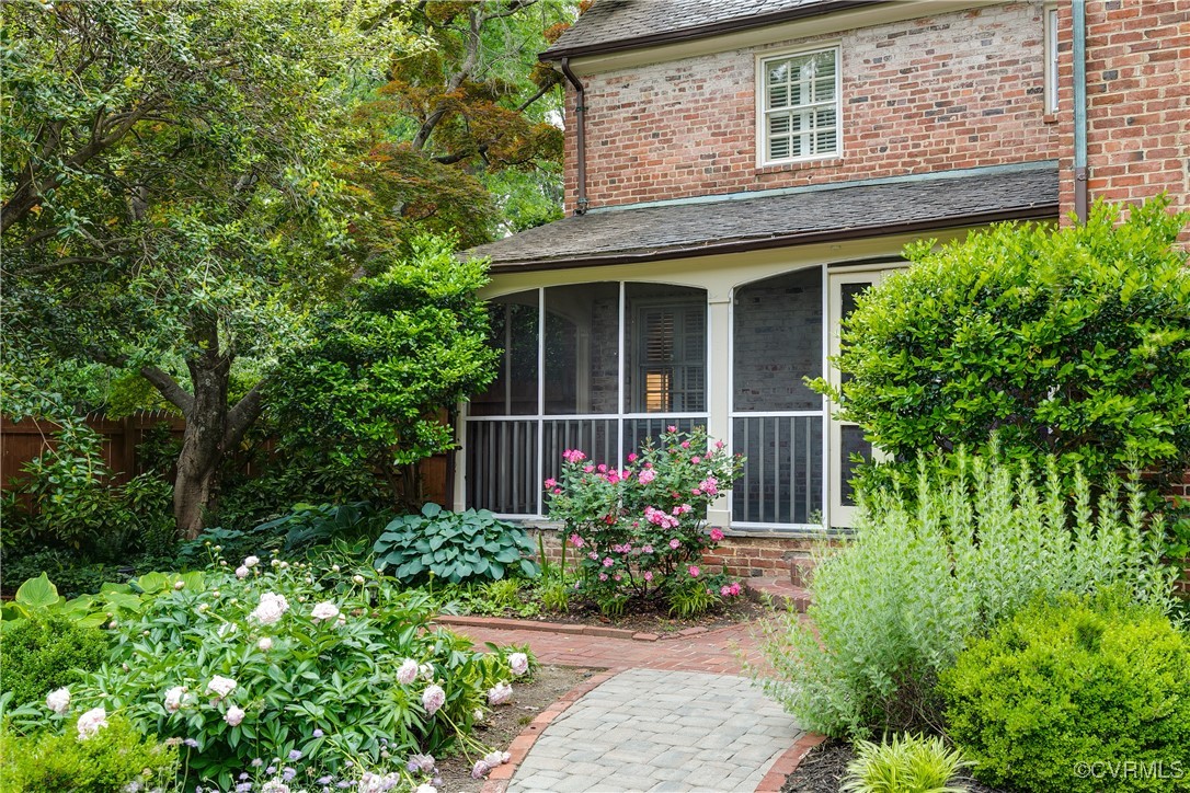 3401 Noble Ave