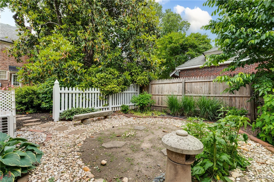 3401 Noble Ave
