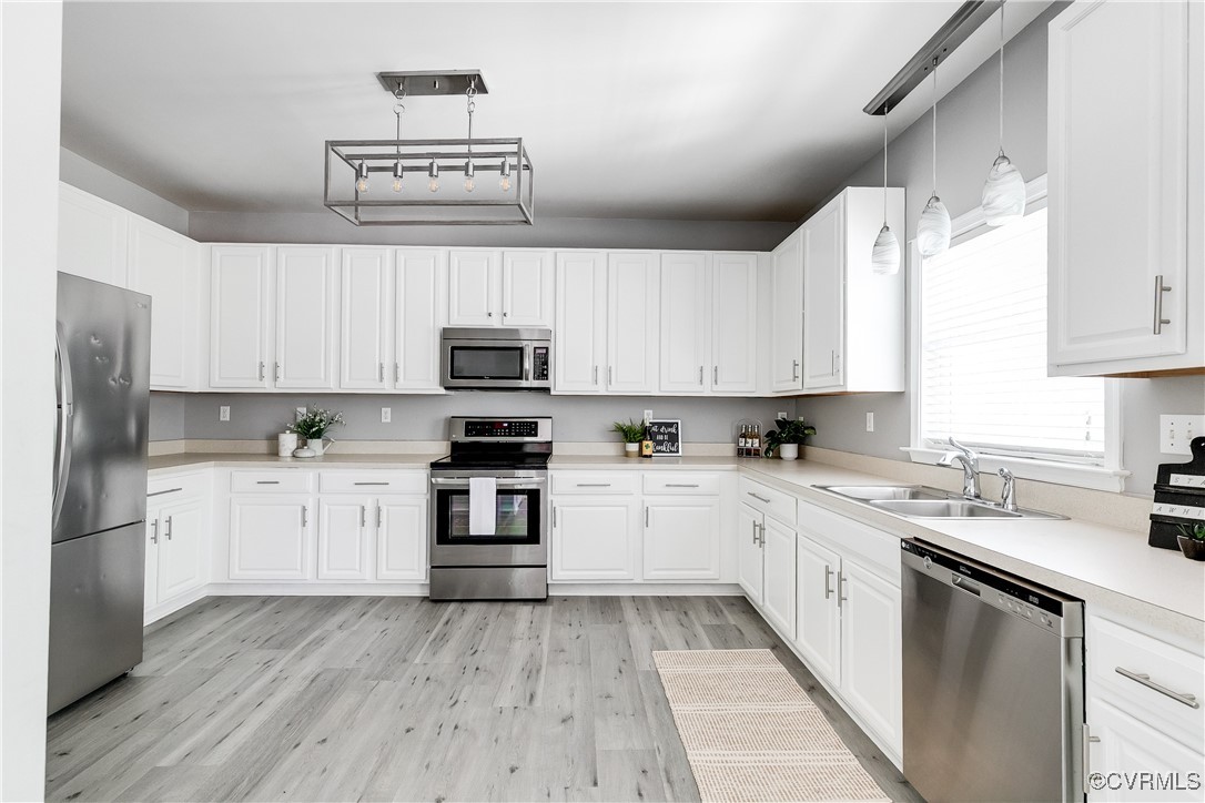 8134 Falling Leaf Ct