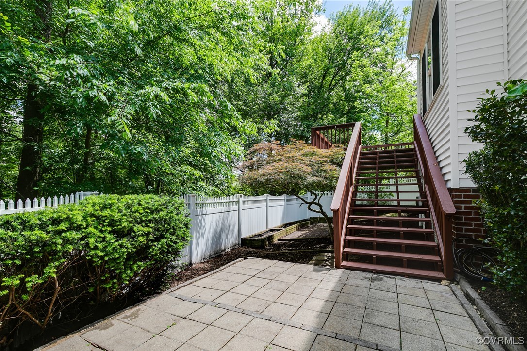 8134 Falling Leaf Ct