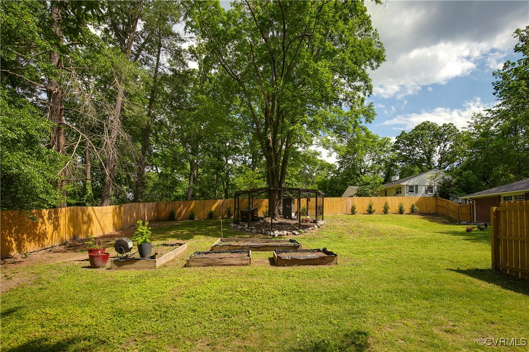 7660 Cherokee Rd