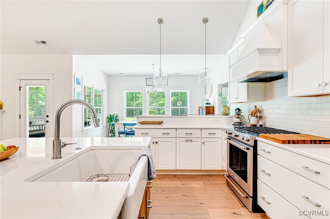 9457 Wickham Crossing Way