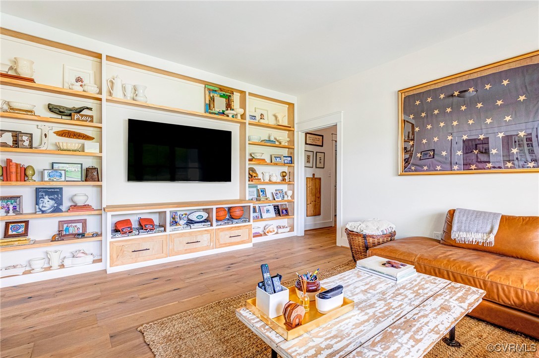 9457 Wickham Crossing Way