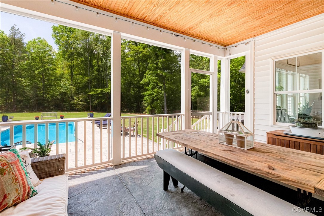 9457 Wickham Crossing Way