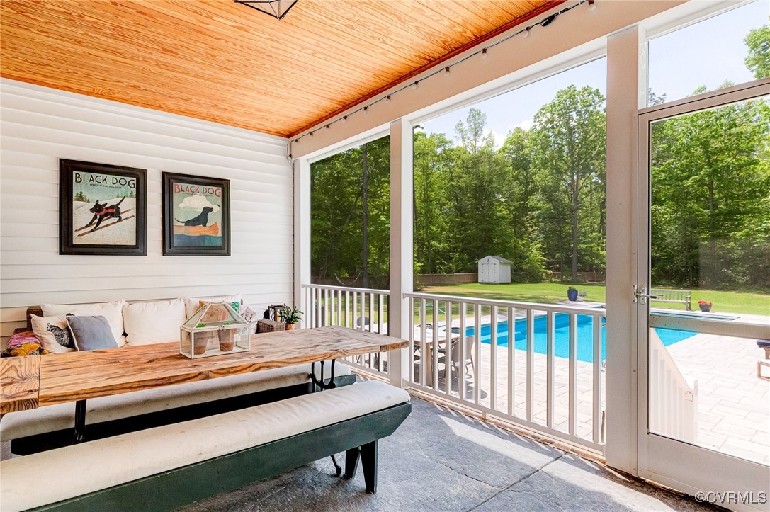 9457 Wickham Crossing Way