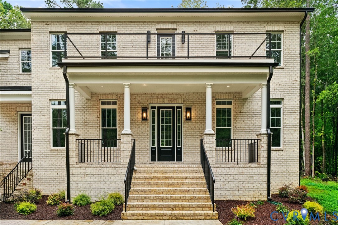 445 River Notch Dr