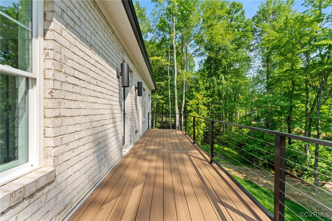445 River Notch Dr