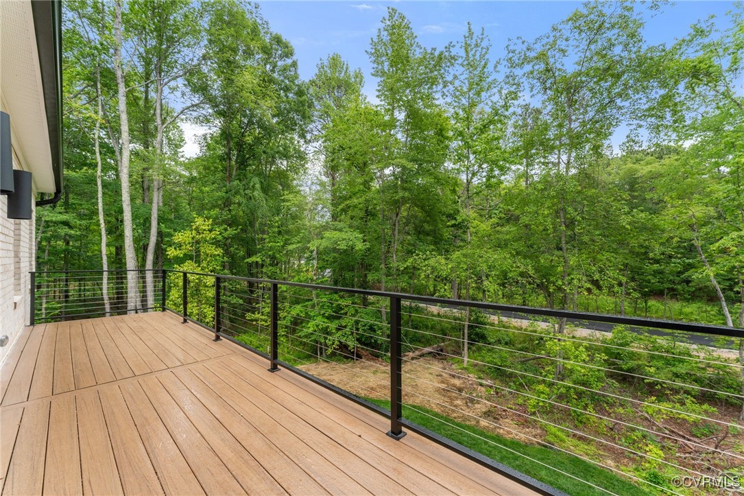 445 River Notch Dr
